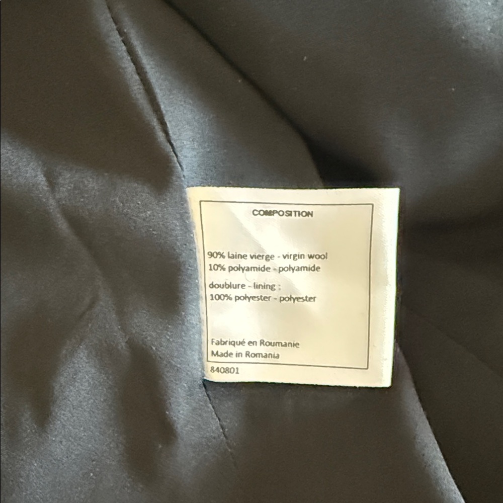 Authentic CHANEL Jacket - Picture 9 of 10